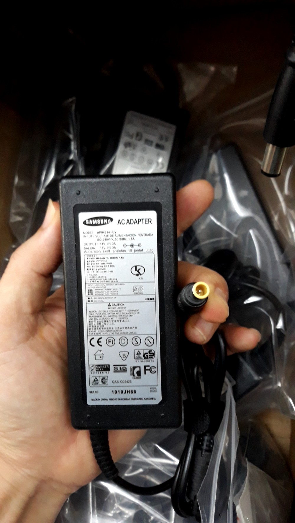 adapter màn hình samsung 14v 3a mẫu mới về giá rẻ - ảnh 1