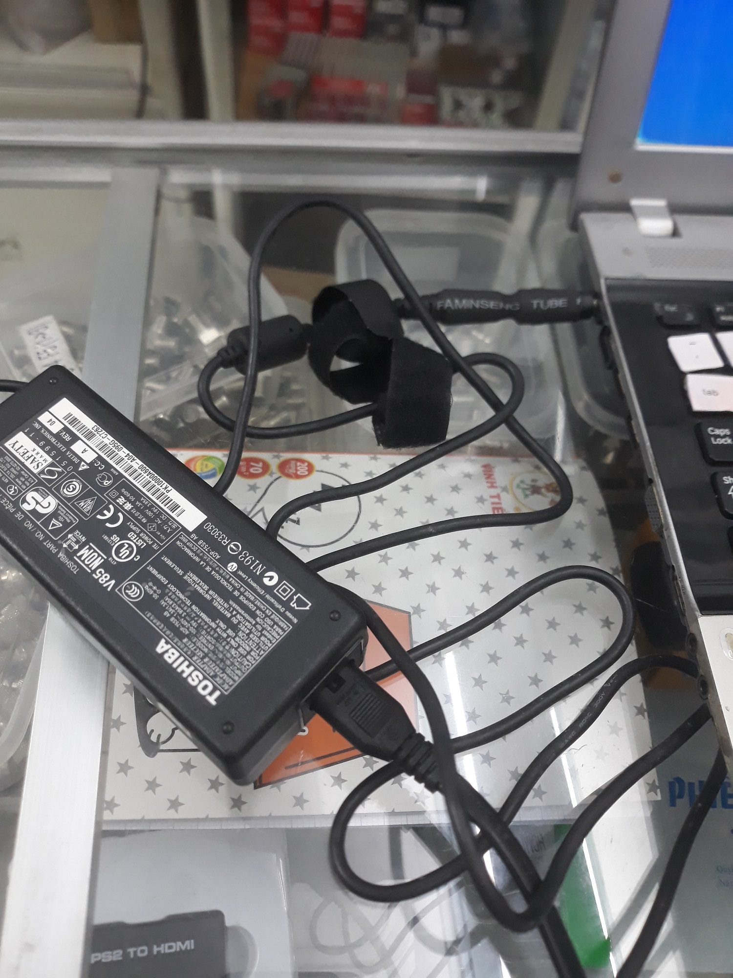 Hình ảnh bộ sạc Laptop Samsung RV520 19V 3.16A