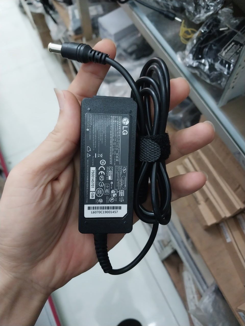 adapter màn hình lcd lg 19v mẫu mới